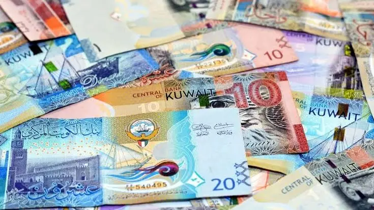 تباين أسعار الدينار الكويتي في البنوك اليوم الاثنين