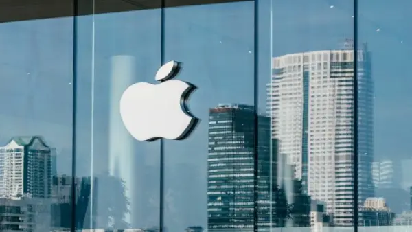 أبل تحجب ميزة الترجمة الفورية في سماعات AirPods عن مستخدمي الاتحاد الأوروبي
