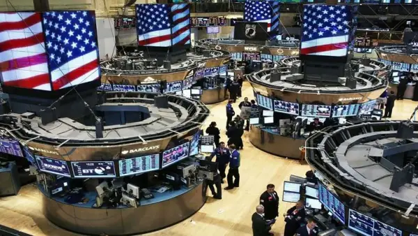 الأسهم الأمريكية تتباين بعد خفض الفائدة.. مكاسب لداو جونز وتراجع للتكنولوجيا