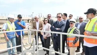 محافظ البحيرة وسفير فرنسا يتفقدان محطة معالجة الصرف الصحي بدمنهور