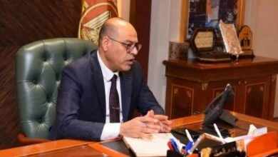 وزير العمل يعزي عاملة فقدت طفلتها ويتعهد بمتابعة الواقعة وتطبيق القانون