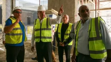 وزير قطاع الأعمال يتفقد أعمال تطوير فندق شبرد ويؤكد إعادته إلى مكانته التاريخية