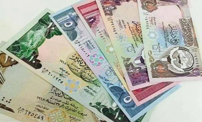 سعر الدينار الكويتي أمام الجنيه المصري في ختام تعاملات السبت