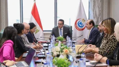 عبدالغفار يبحث مع وفد منظمة الصحة العالمية تعزيز أنظمة اليقظة الدوائية وضمان سلامة الأدوية واللقاحات