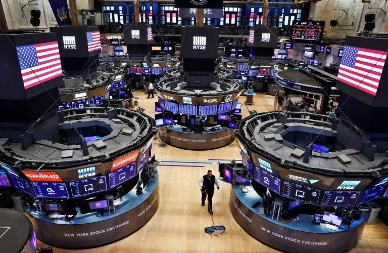 مؤشر ستاندرد آند بورز 500 يسجل إغلاقًا قياسيًا جديدًا في جلسة مختصرة بسبب العطلة