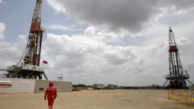 تصاعد التوتر بين واشنطن وإكسون موبيل بشأن العودة إلى سوق فنزويلا