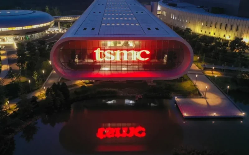 تي سي إس الهندية تتجاوز توقعات الإيرادات بفضل الطلب المتزايد على الذكاء الاصطناعي