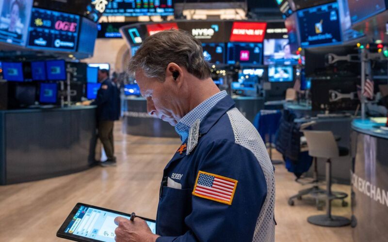 داو جونز يحقق مكاسب قوية بدعم أسهم الرقائق الإلكترونية والبنوك