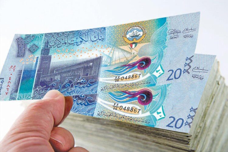 الدينار الكويتي يتجاوز 160 جنيها في ختام تعاملات الأحد