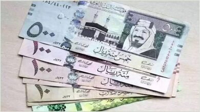 تراجع طفيف في سعر الريال السعودي مع بداية تعاملات الأربعاء واستقرار نسبي بالبنوك