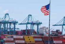 ترامب يعلّق العمل بقانون الشحن الأمريكي 60 يومًا لتهدئة أسواق النفط