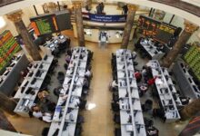 تباين أداء أسهم قطاع النقل والشحن بالبورصة المصرية بين التراجع والصعود المحدود