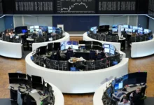 تراجع الأسهم الأوروبية مع تصاعد التوترات وبدء الحصار الأمريكي لمضيق هرمز