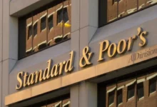 ستاندرد آند بورز: خروج 10 مليارات دولار من أدوات الدين المحلية بمصر خلال شهر مع تصاعد التوترات الإقليمية