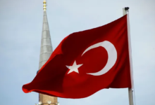 فيتش تخفض نظرتها المستقبلية لتركيا إلى مستقرة وسط تراجع حاد في الاحتياطيات الأجنبية