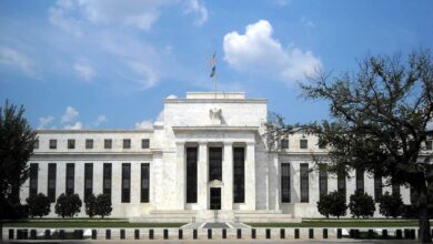 قفزة في أسعار المستهلكين تبعد التضخم الأمريكي عن مستهدف الاحتياطي الفيدرالي وسط ضغوط أسعار الطاقة