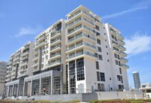 متابعة مشروعات العلمين الجديدة ومارينا وزيرة الإسكان تؤكد الالتزام بالجداول الزمنية والتسريع في التنفيذ