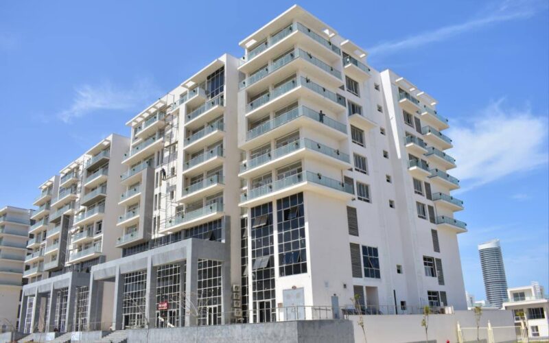 متابعة مشروعات العلمين الجديدة ومارينا وزيرة الإسكان تؤكد الالتزام بالجداول الزمنية والتسريع في التنفيذ