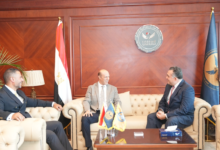 نائب رئيس الرقابة المالية يستقبل رئيس البورصة المصرية لبحث تطوير قواعد السوق وجذب شركات جديدة