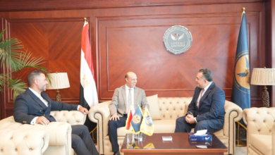 نائب رئيس الرقابة المالية يستقبل رئيس البورصة المصرية لبحث تطوير قواعد السوق وجذب شركات جديدة