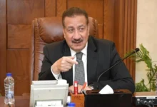 محافظ بورسعيد يشدد على الالتزام بالبرامج الزمنية لمشروعات تطوير الأحياء