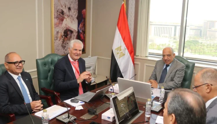 وزير الكهرباء يتابع مشروعًا متكاملًا للطاقة المتجددة والتخزين في سيناء بقدرة 3100 ميجاوات