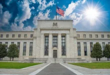 بعد رفع الفائدة 0.25%.. الاحتياطي الفيدرالي يلمح إلى زيادة أخرى هذا العام