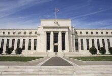 ستاندرد تشارترد: احتمالات رفع الفائدة الأمريكية تتجاوز 50% في سبتمبر