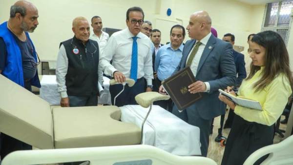 وزير الصحة يتفقد مخازن الإمداد الطبي ويشدد على تأمين الاحتياجات الاستراتيجية للمنشآت الصحية