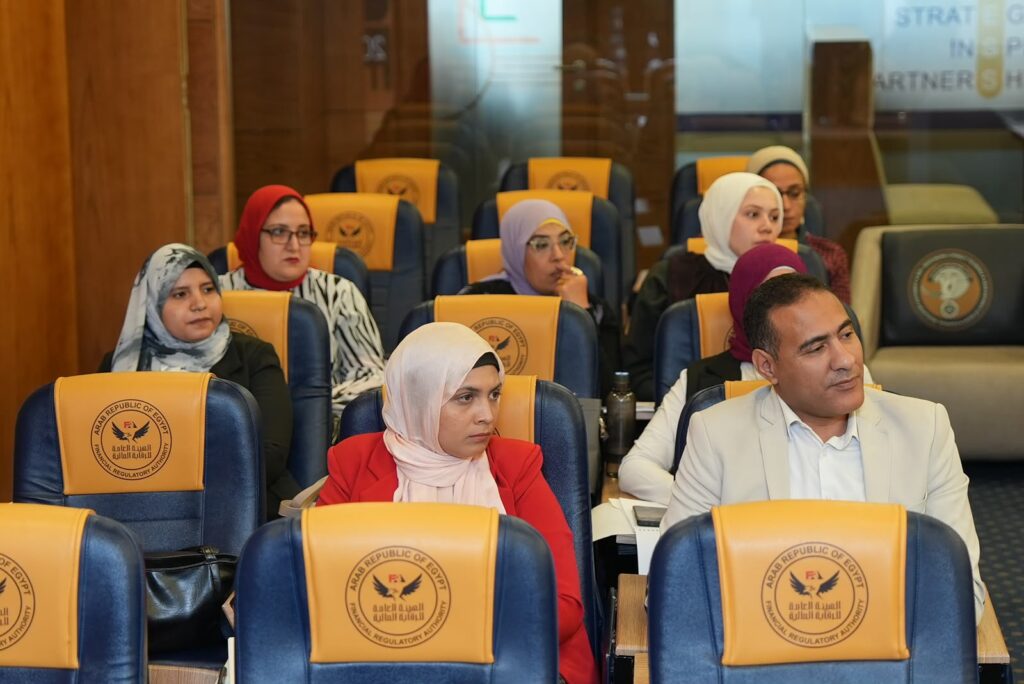 الرقابة المالية تدرب العاملين بالجهاز المركزي للتعبئة العامة والإحصاء على تحليل البيانات المالية